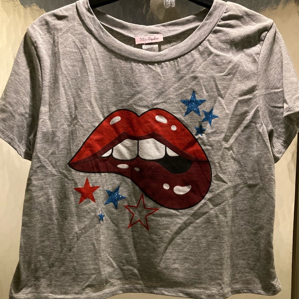 NWT Miss Popular Lip Kiss Biter Crop T-Shirt sz L & XL